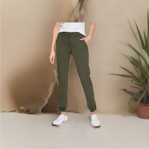 Athleta Trekkie Hike Olive Green Tapered Nylon Jogger Pants SZ 10
